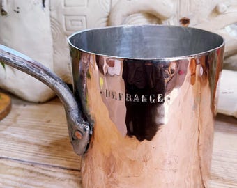 Antigua olla de cobre francesa Dehillerin procedente del transatlántico CGT French Line.