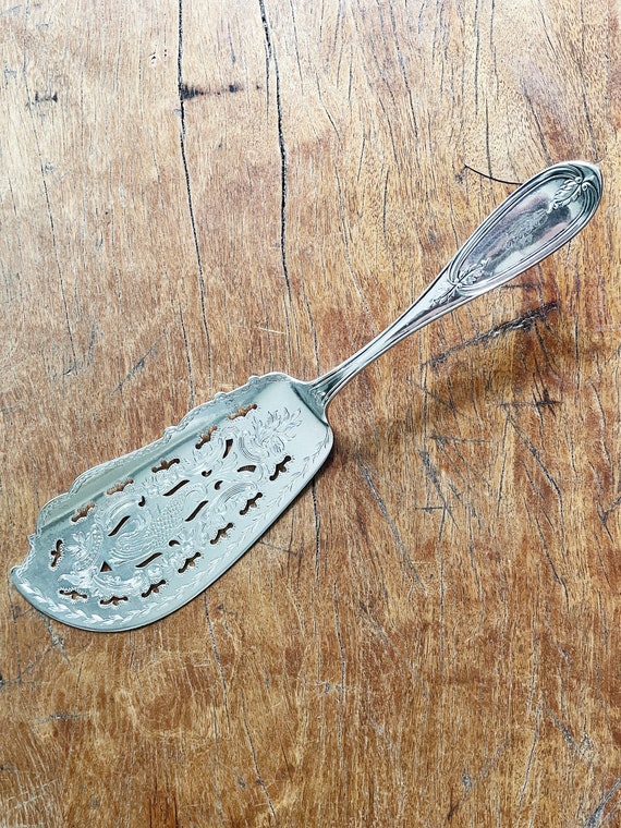 1860年代のティファニー社製シルバーフィッシュサーバー - Etsy 日本 1860年代のティファニー社製シルバーフィッシュサーバー - Etsy 日本