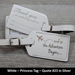 Etiqueta para equipaje Princess / Piel blanca, y así comienza la aventura, para bodas, despedidas de soltera o baby showers, con impresión plateada #23 y hebillas.