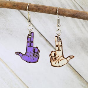Double Finger Gun Holzohrringe