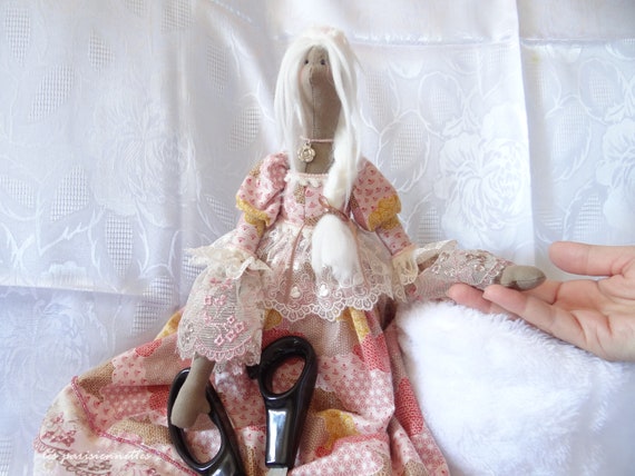 marie antoinette doll