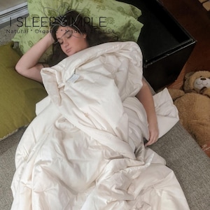 100% Natural Wool Duvet with Wool Ties – Cozy, Non-Washable, All-Season Comforter
