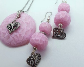 Set aus rosafarbener Halskette und Ohrringen „Sweat Pink“.