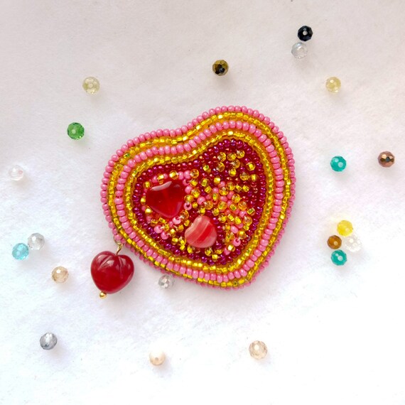 brooch jewelry