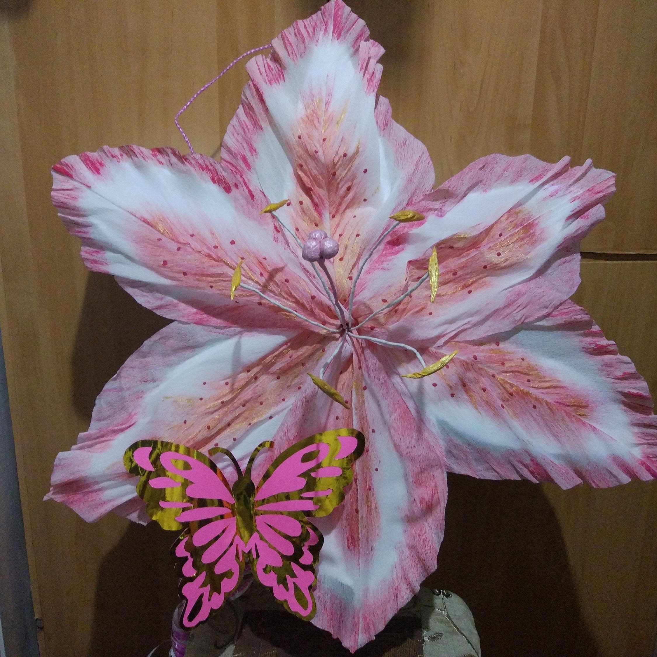 Flower pinata for her, Lily flower for girls b-day, Designer pinata for women, Flower party centerpiece, Wedding pinata, Flower pinata decor