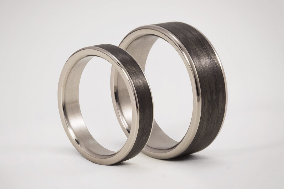 Set de Alianzas de FIbra de Carbono y Titanio Bordes Pulidos