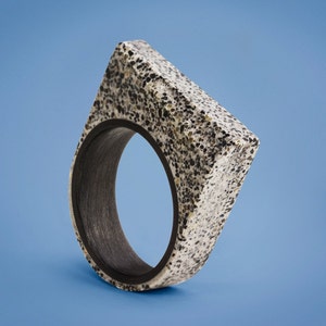 Argentinian Patagonic Stone Ring Blended with Concrete & Inner Carbon Fiber / Modern Jewelry / Handmade / Brutalism Architecture