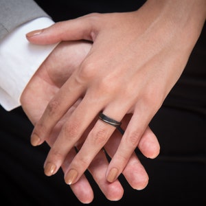 Mens Concrete Wedding Ring, ULTRALIGHT, Inner Titanium, Black Concrete with Graphite, Endless Line Love, Unique Mens Engagement Band image 3