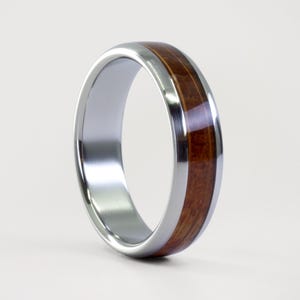 Weinfass Eichenholz & Titan Ring - Breiter Bandring für Männer