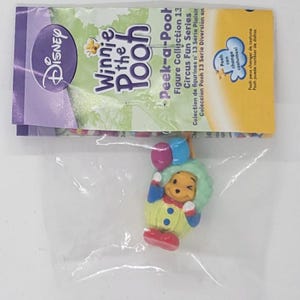 Kolekcja figurek Kubusia Puchatka Peek A Pooh #13 Seria zabaw cyrkowych Clown Ulotka Tomy Yujin Disney Dangler Brelok Automat do sprzedaży Zabawka Nowość