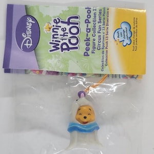 Winnie The Pooh Peek A Pooh Figure Collection #13 Circus Fun Series Seal Leaflet Tomy Yujin Disney Keychain Dangler Vending machine Toy New