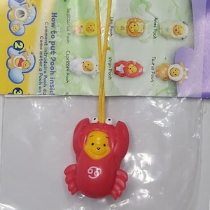 Kolekcja figurek Kubusia Puchatka Peek A Pooh #11 Seria zodiaku Rak z ulotką Horoskop astrologiczny Tomy Yujin Brelok Disney Dangler
