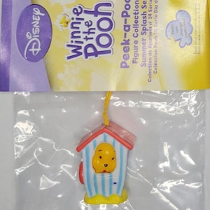 Winnie The Pooh Peek A Pooh Figure Collection #14  Summer Splash Series Beach Hut Leaflet Tomy Yujin Disney Keychain Vending machine Toy New