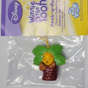 Winnie The Pooh Peek A Pooh Figure Collection #14  Summer Splash Series Coconut Tree Leaflet Tomy Yujin Disney Keychain Vending machine Toy