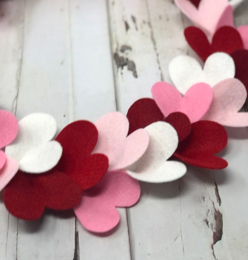 Felt Valentines Day Wreath, Front Door Decor, Decorative Wreath, Felt Wreath, Heart Wreath, Valentines Day Decor image 5