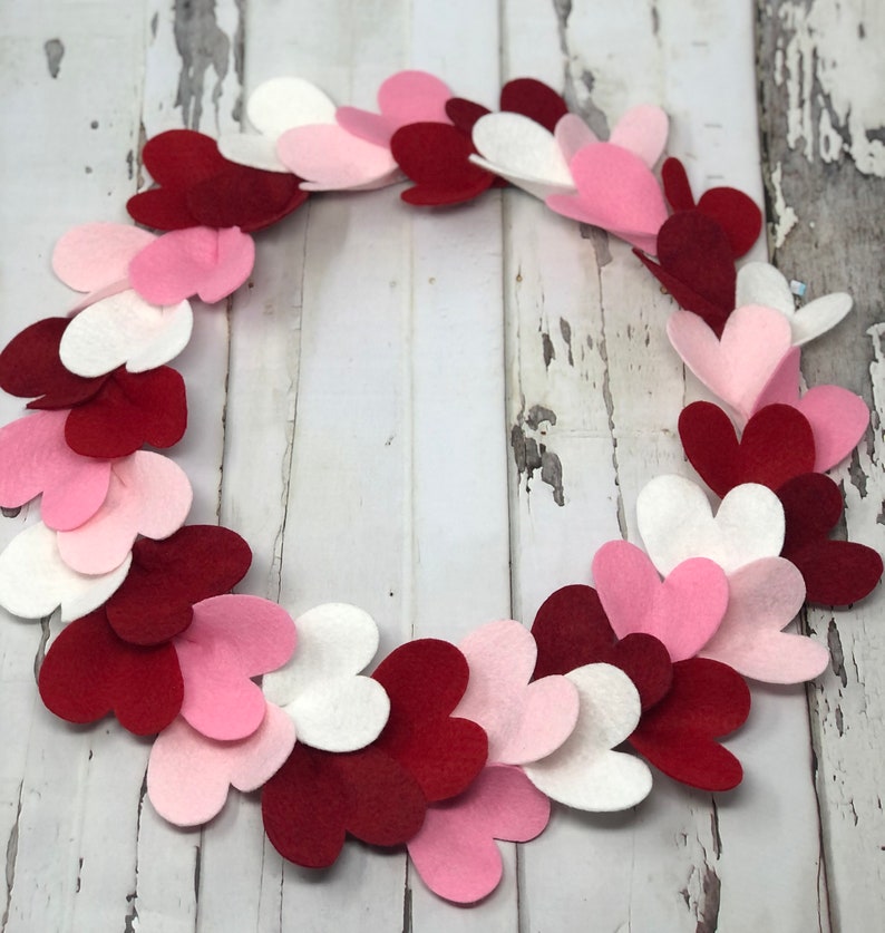 Felt Valentines Day Wreath, Front Door Decor, Decorative Wreath, Felt Wreath, Heart Wreath, Valentines Day Decor image 4