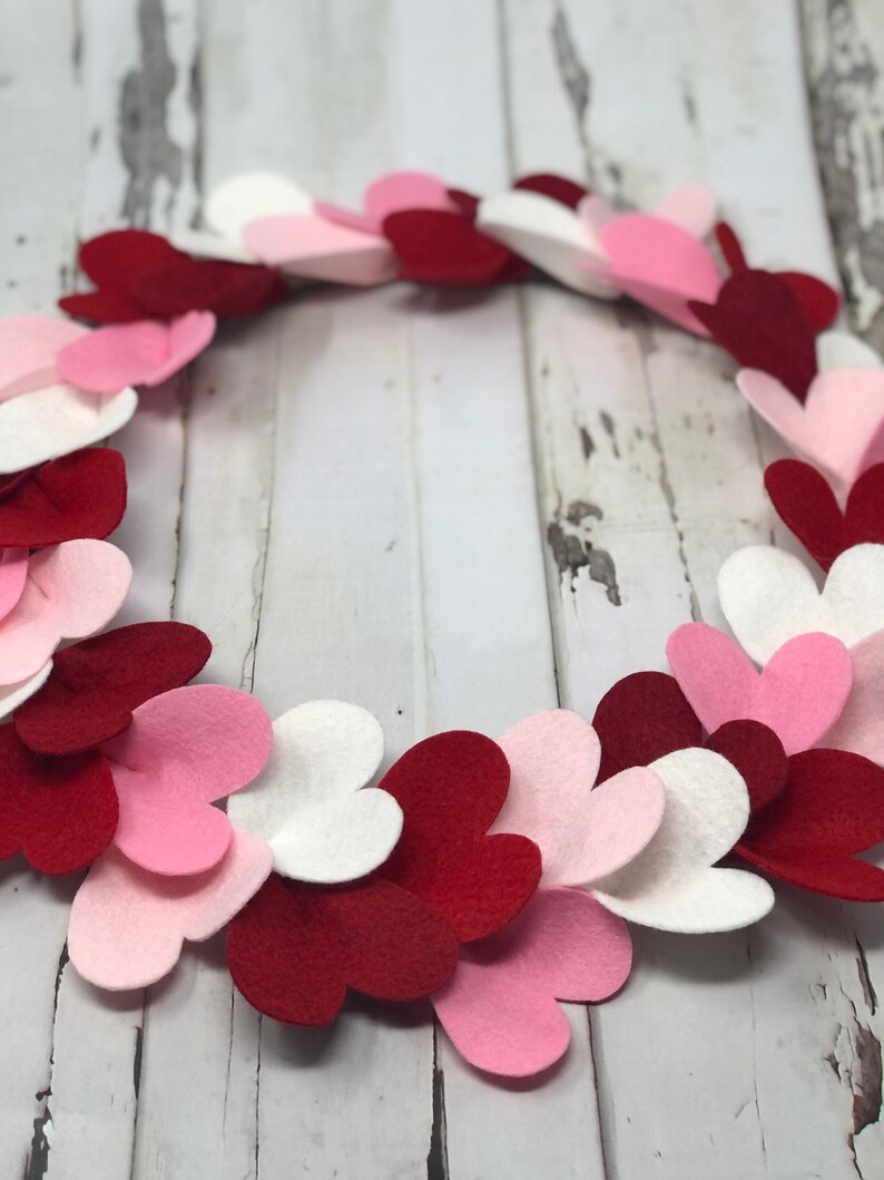 Felt Valentines Day Wreath, Front Door Decor, Decorative Wreath, Felt Wreath, Heart Wreath, Valentines Day Decor image 6