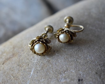 Vintage Flower Earrings for Bridesmaid Proposal Gift Classy Flower Jewelry for Collectors Classy Pearl Earrings