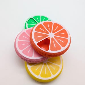 Loopfruit – The Citrus Pill Organizer