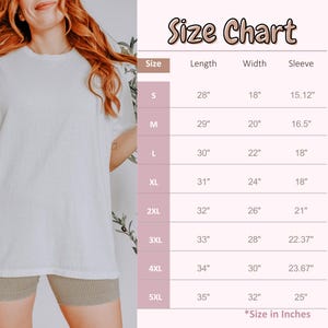 Peut inclure: Tableau des tailles pour un t-shirt avec des mesures en pouces pour la longueur, la largeur et la manche. Les tailles vont du S au 5XL.