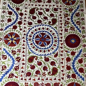 Suzani bedspread tapestry wall hanging & tablecloth,  220 x 147 cm / 86.6 x 57.9 inch