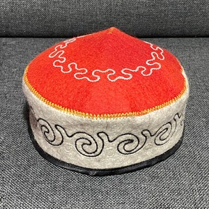 Uzbek felt kufi hat tubeteika with cotton lining in 4 sizes: 58, 59, 60, 62 cm / 22.8, 23.2, 23.6, 24.4 inch