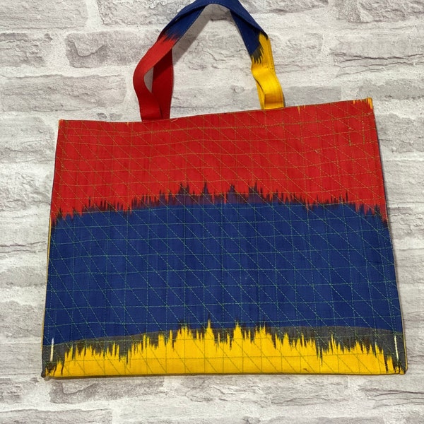 Uzbek ikat tote bag made of handwoven cotton, 40 x 44 x 10 cm / 15.7 x 17.3 x 3.9 inch