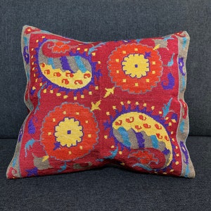 Central Asian suzani cushion cover - Uzbek pillow case, 44 x 44 cm / 17.3 x 17.3 inch