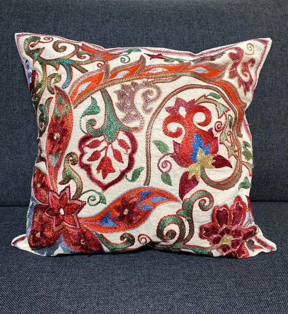 Suzani Throw Pillow Cover in Antique Style 13.4 X 18.1 Inch 34