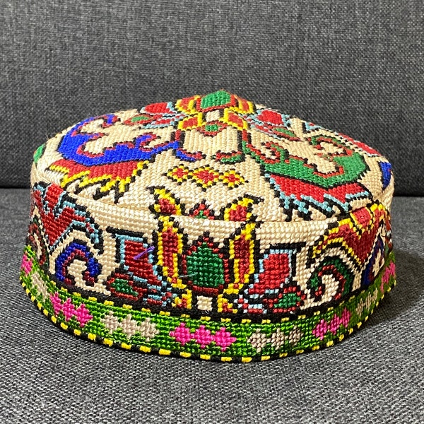 Silk Bukharian kippah - Uzbek kufi hat, 58 cm / 22.83 inch