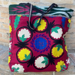 Grosse Usbekistan Ethno Tasche Suzani aus besticktem und vintage Baumwollstoff, 1980er Jahre, 50 x 52 cm
