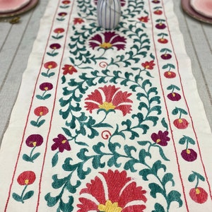 Suzani bordslöpare - Asiatisk handbroderad unik bordsduk, 50 x 175 cm / 20 x 69 tum