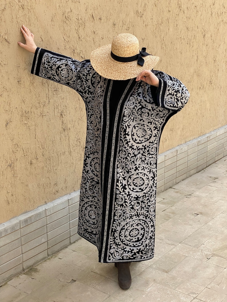 Straw Robe Suzani Coat - Uzbek Warm Velvet Embroidered Chapan, Size M - L - Xl ...