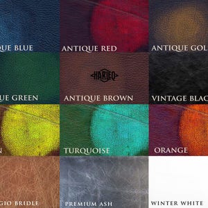 K&ouml;nnte beinhalten: Eine Tabelle mit 12 verschiedenen Lederfarben, darunter Antikblau, Antikrot, Antikgold, Antikgr&uuml;n, Antikbraun, Vintage Schwarz, Zitrone, T&uuml;rkis, Orange, Sevlagio Bridle, Premium Asche und Winterwei&szlig;.
