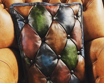 Cuscini in vera pelle Chesterfield con bottoni, fatti a mano in Italia, cuscini patchwork