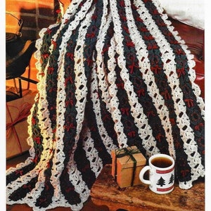 Mile a Minute Crochet Pattern Christmas Wreath Afghan Blanket PDF Instant Digital Download Holiday Wreath and Bow Throw Blanket 48 x 61