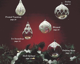 Patroon vintage gehaakte kerstversieringen en slinger: kanten victoriaanse stijl (pdf)