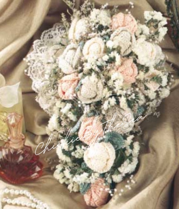 かぎ針編みのウェディングブーケのパターン ブライダルローズフラワー