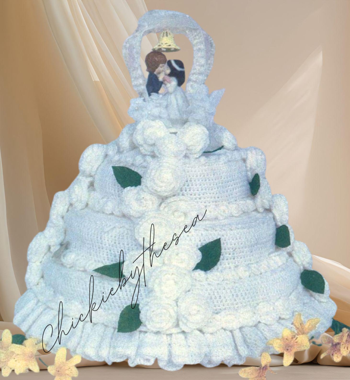 Crocheted Rose Wedding Cake