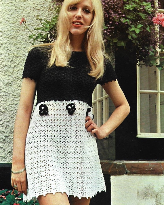 70s shift dress mini Green white squares textured polyester knit shift dress late 1960s 70s size M