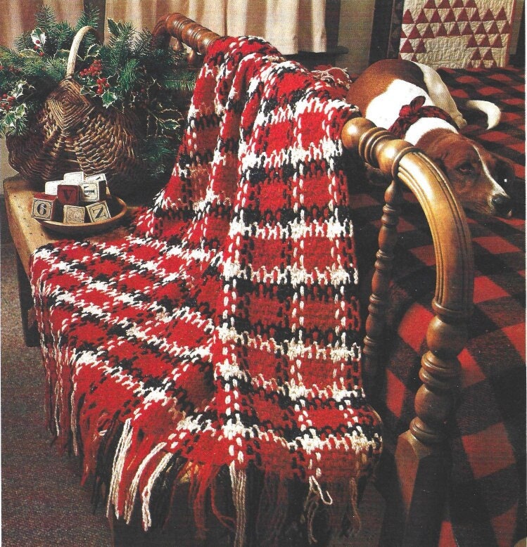 Vintage Christmas Crochet Pattern Red White and Black Tartan