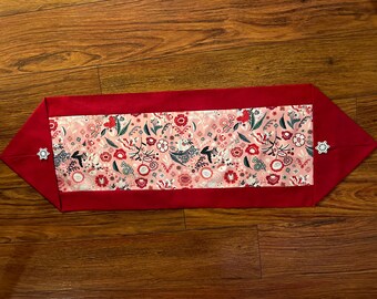 Camino de mesa de invierno