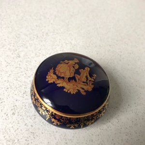 Vintage Limoges Cobalt Blue 22K Gold Round Trinket Box Dish Couple Porcelain France