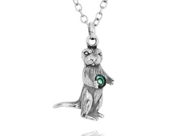 Collar de nutria marina - Colgante de plata oxidada con nutria marina sosteniendo una concha de abulón redonda - Joyería de vida marina - Temática náutica - Hecho a mano