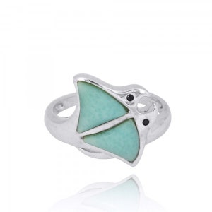 Sterling Silver Manta ray Ring // Larimar and Black Spinel ring - Manta-ray Jewelry // sea life and Nautical jewelry inspired by the ocean