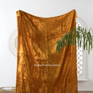 Luxury Crushed Gold Velvet Throw Blanket with Tassels Soft Velvet Boho Sofa Throw for Living Room 120X180 Cms Christmas Gift For New Home