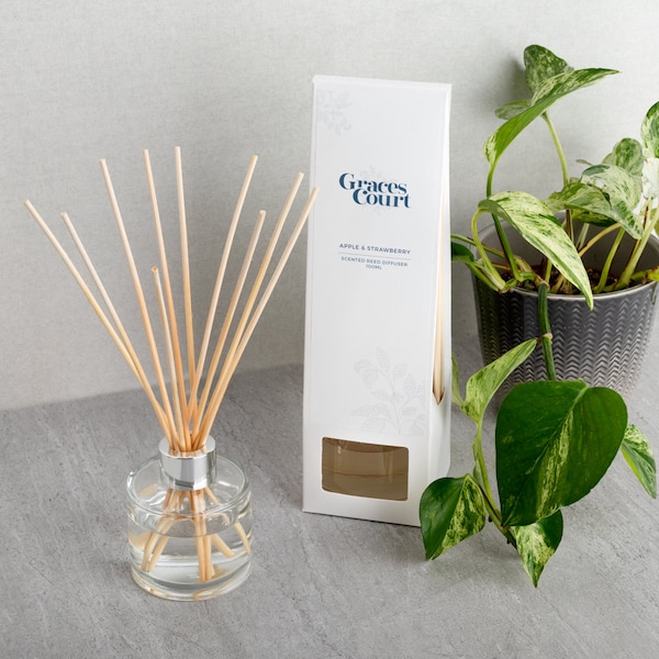 Luxury Reed Diffuser 100ml, Highly Fragranced, Long Lasting, Great Scent Throw, Over 50 Different Scents Available. Free P&P