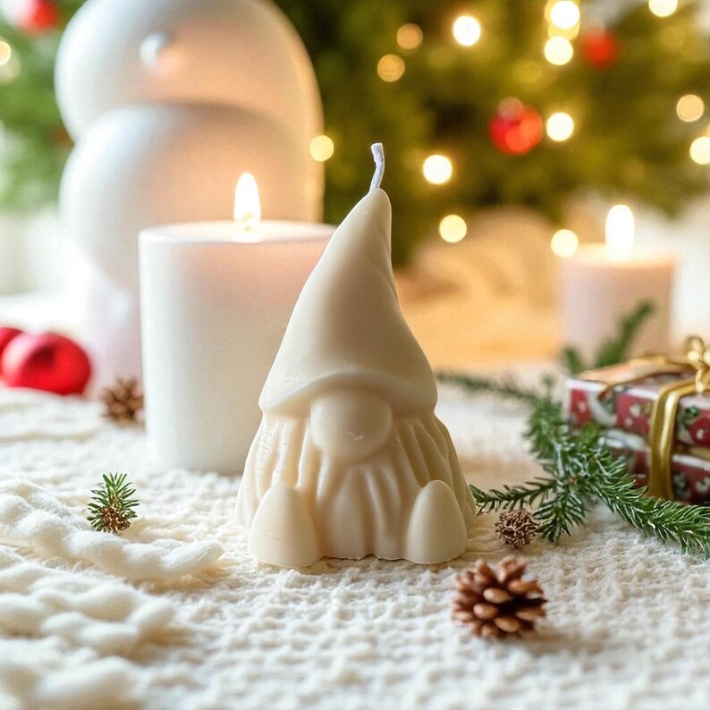 ScentsationalWaxCo Gonk Candle - Thumbnail 2