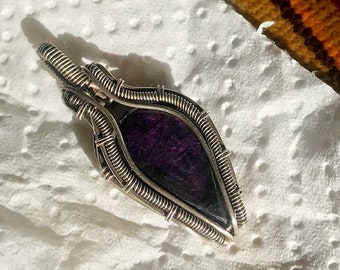 Sterling Silver Purpurite Wire Wrap Wire Weave Pendant Flashes Purple Looks Black