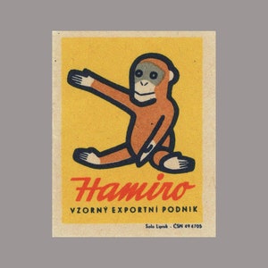 Cecoslovacchia Hamiro Vzorny Exportni Podnik Monkey Hug T-Shirt / Match Box Art Soviet Modernism Propaganda Poster Thrift Store T-Shirt Carino